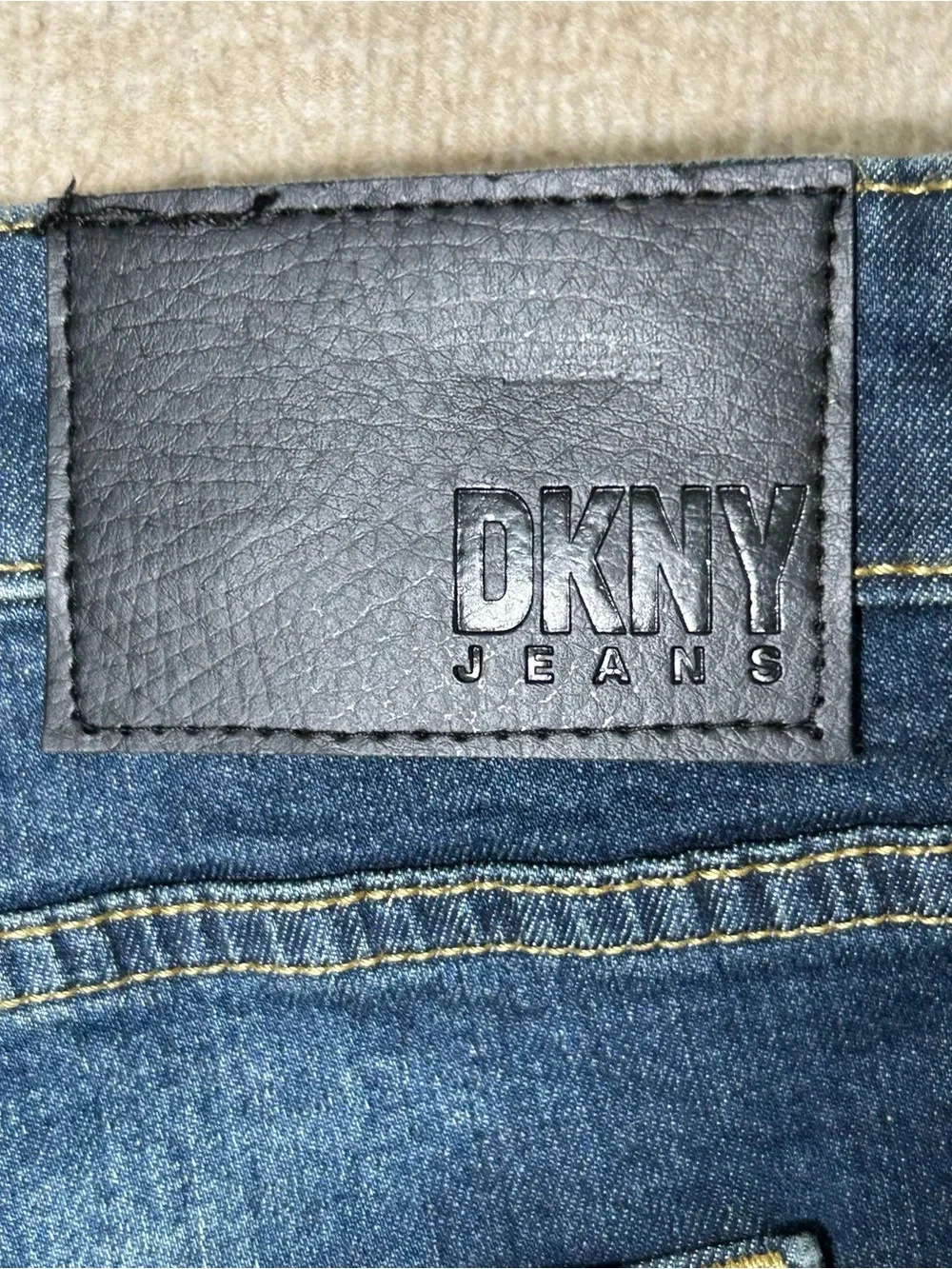 New DKNY Bedford Slim Fit Jeans Mens Tag Size 38X30 Dark Wash Stretch Blue Denim